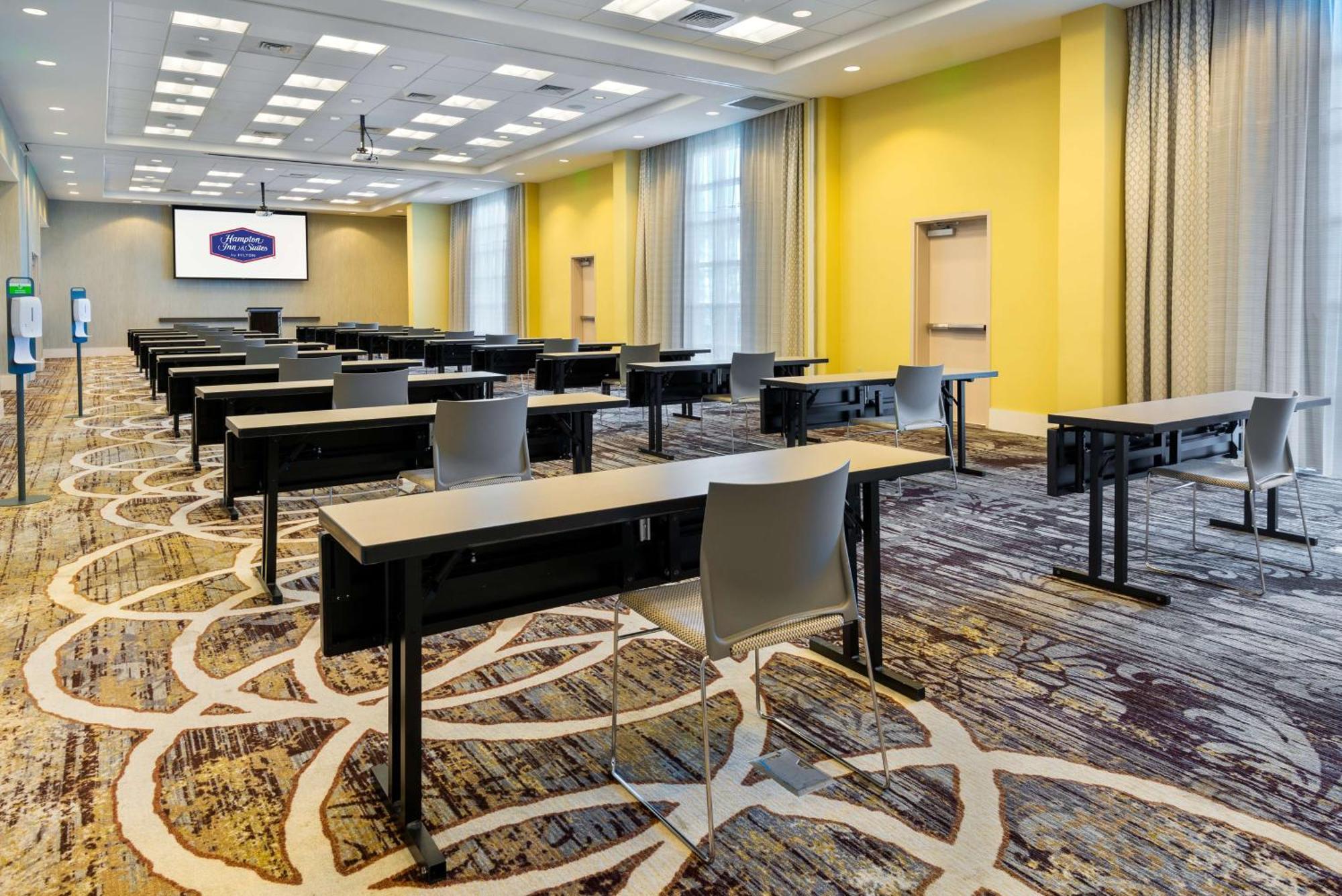 Hampton Inn & Suites Tampa Airport Avion Park Westshore מראה חיצוני תמונה